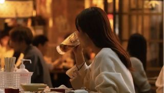 Khi say phụ nữ thường muốn làm điều gì nhất bên ngoài? Sự thật được tiết lộ qua ba người phụ nữ này